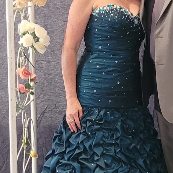 Designer dress, Prom formal fit flare dress rhinestone sequin and beads - Picture 7 of 8